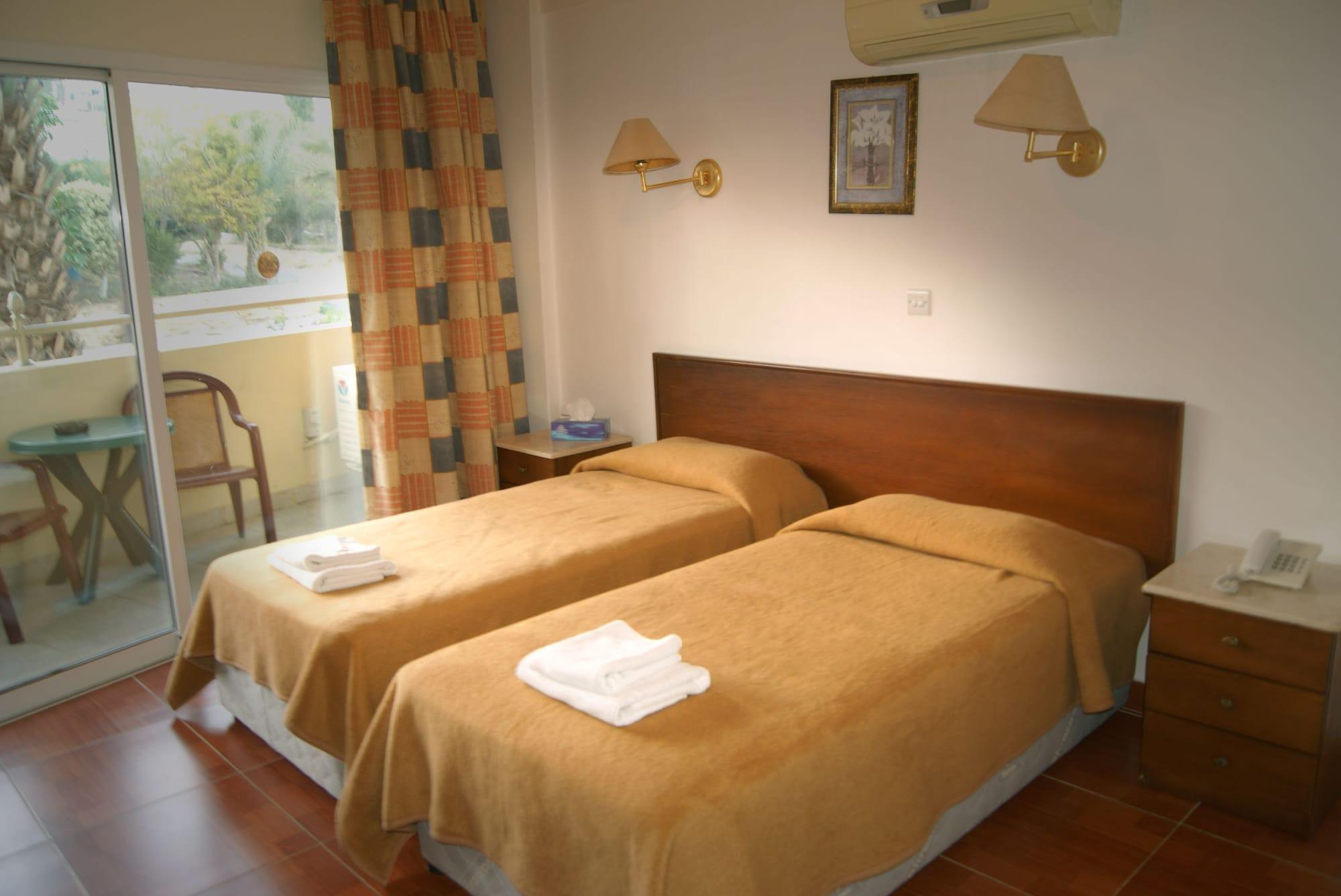 M. Moniatis Hotel 레메소스 외부 사진