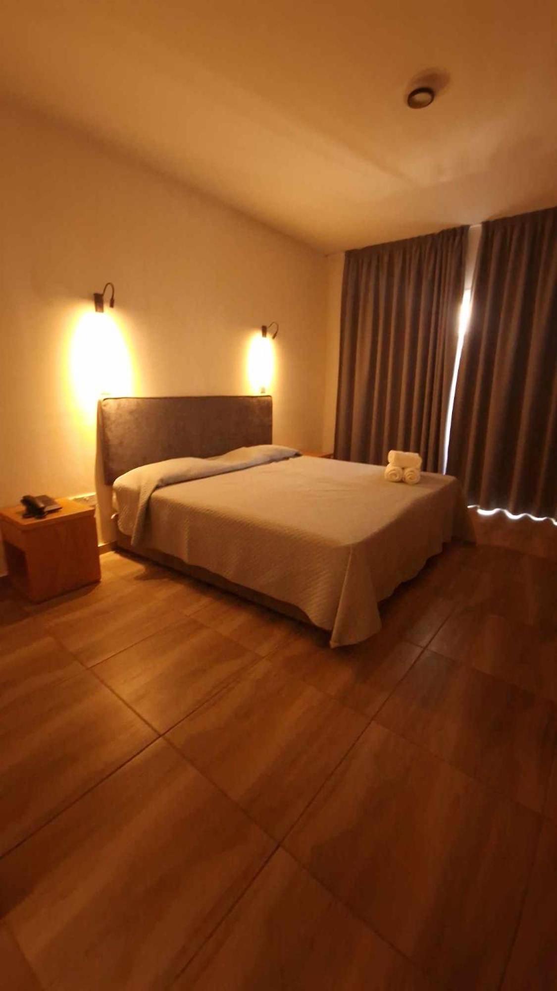 M. Moniatis Hotel 레메소스 외부 사진