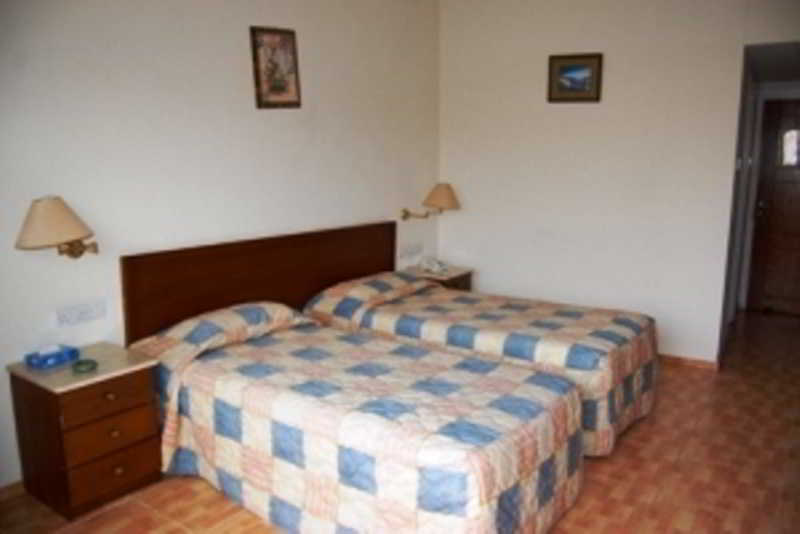 M. Moniatis Hotel 레메소스 외부 사진