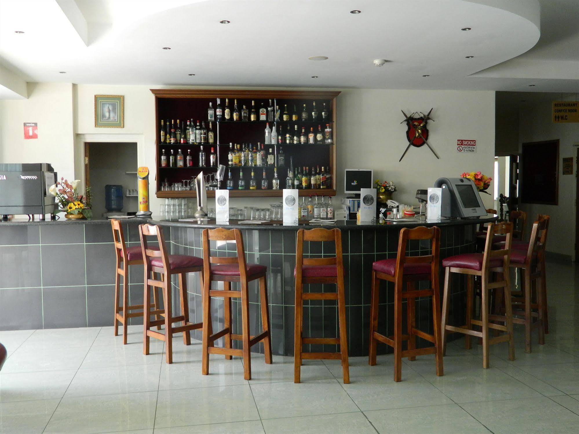 M. Moniatis Hotel 레메소스 외부 사진