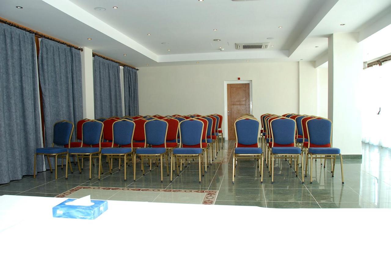 M. Moniatis Hotel 레메소스 외부 사진